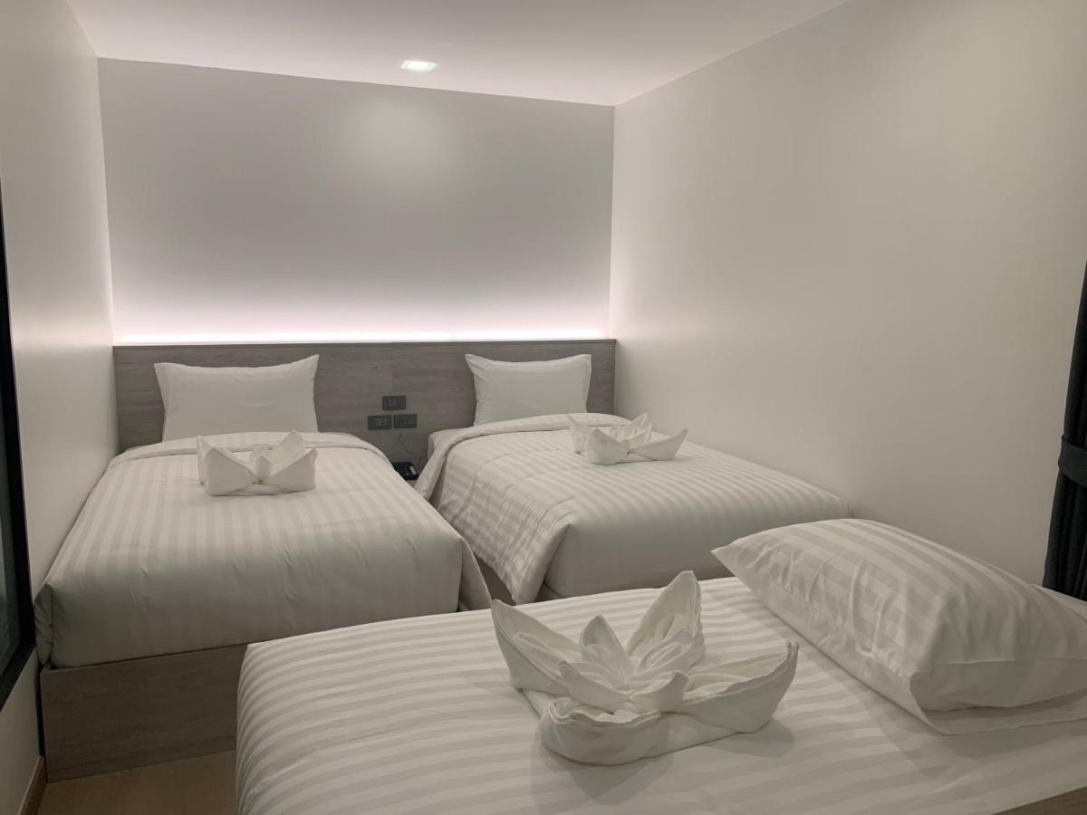 Thana Wisut Hotel Bangkok Bagian luar foto