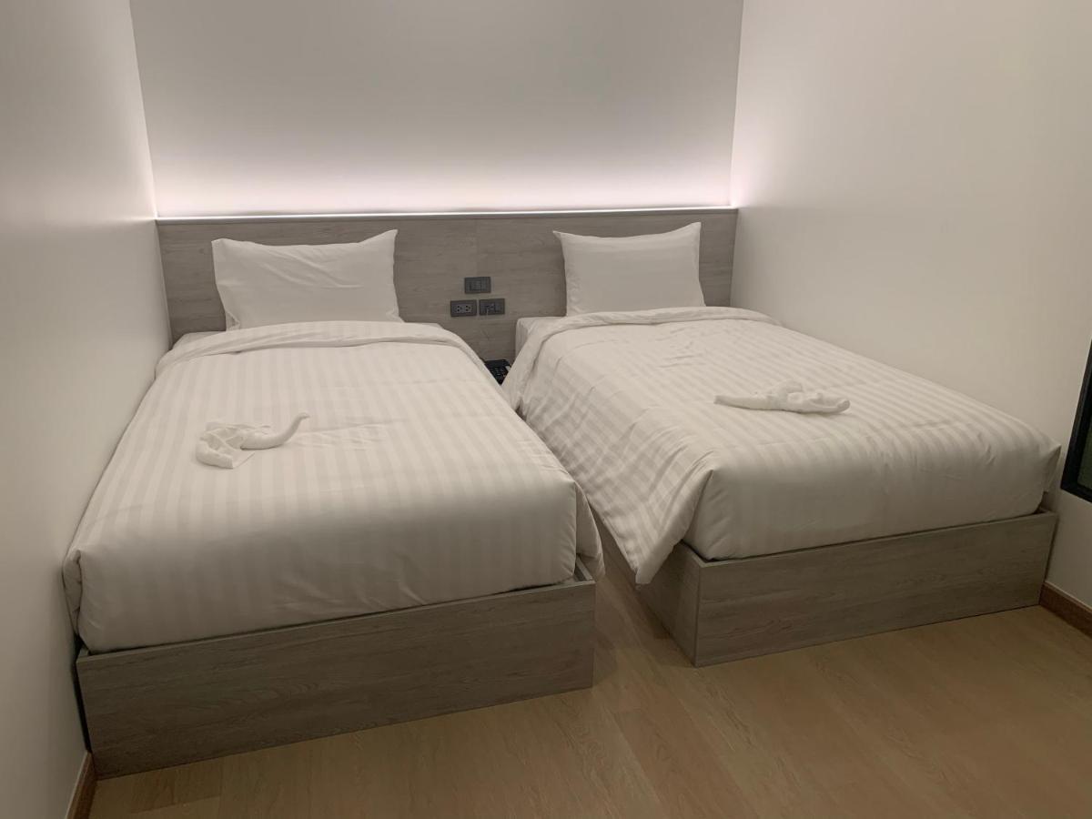 Thana Wisut Hotel Bangkok Bagian luar foto