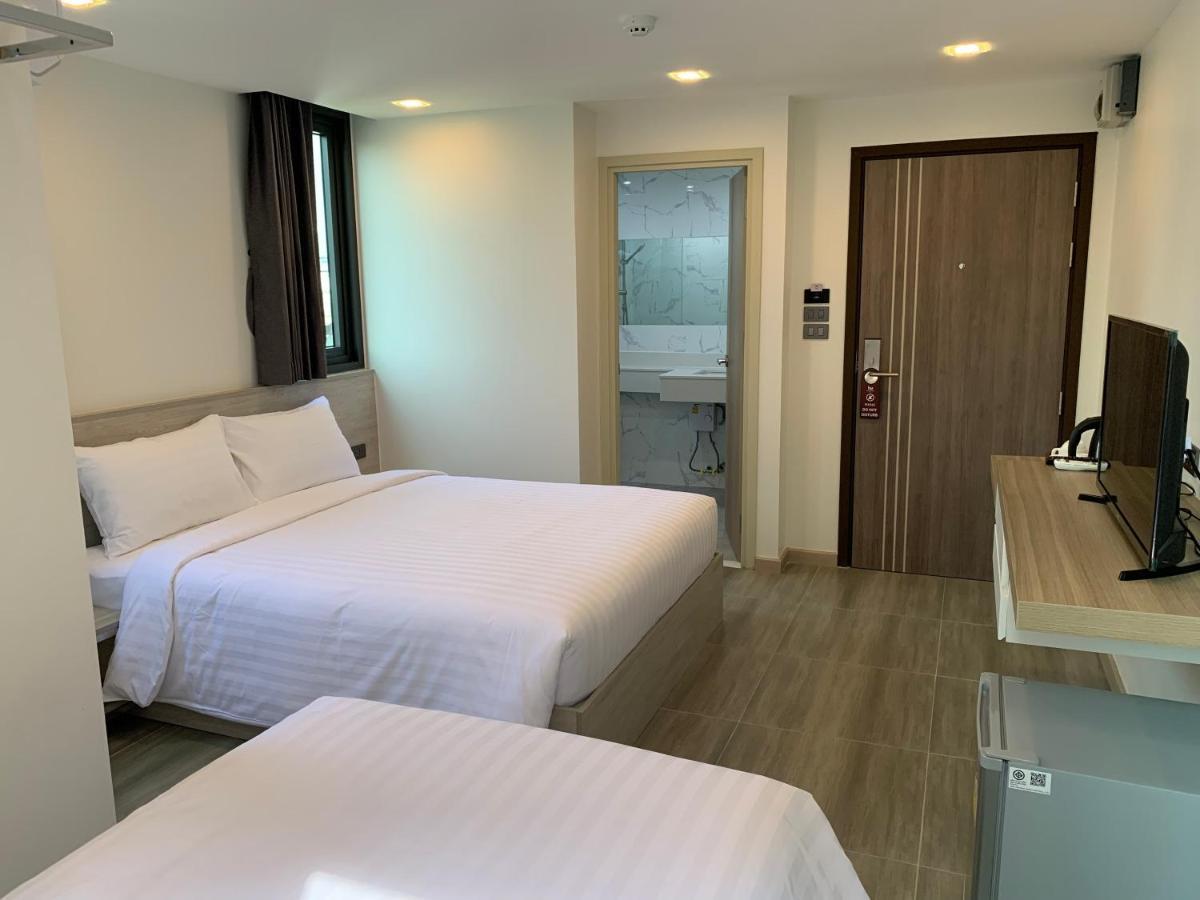 Thana Wisut Hotel Bangkok Bagian luar foto