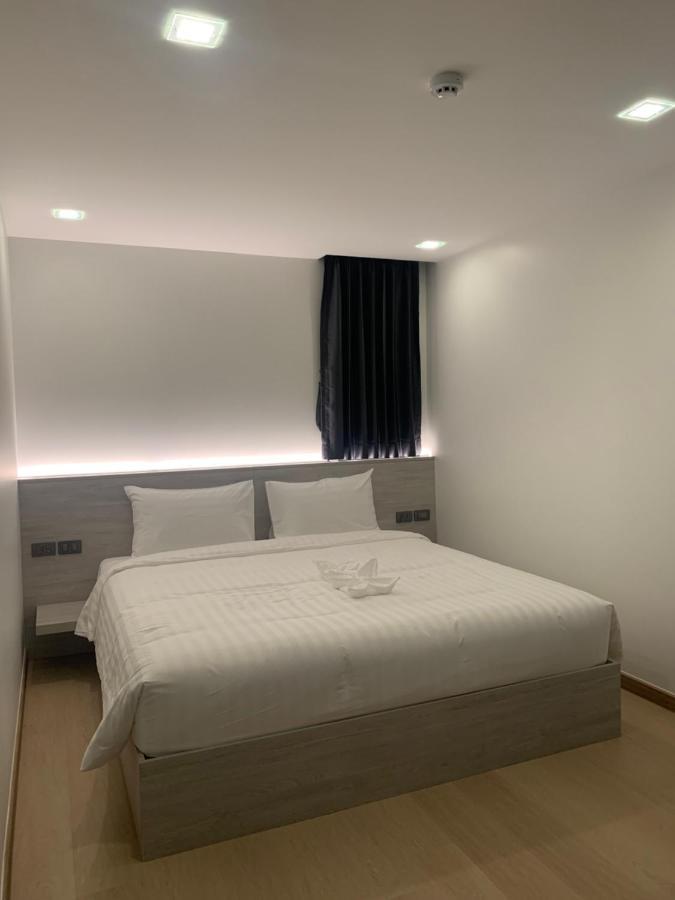 Thana Wisut Hotel Bangkok Bagian luar foto