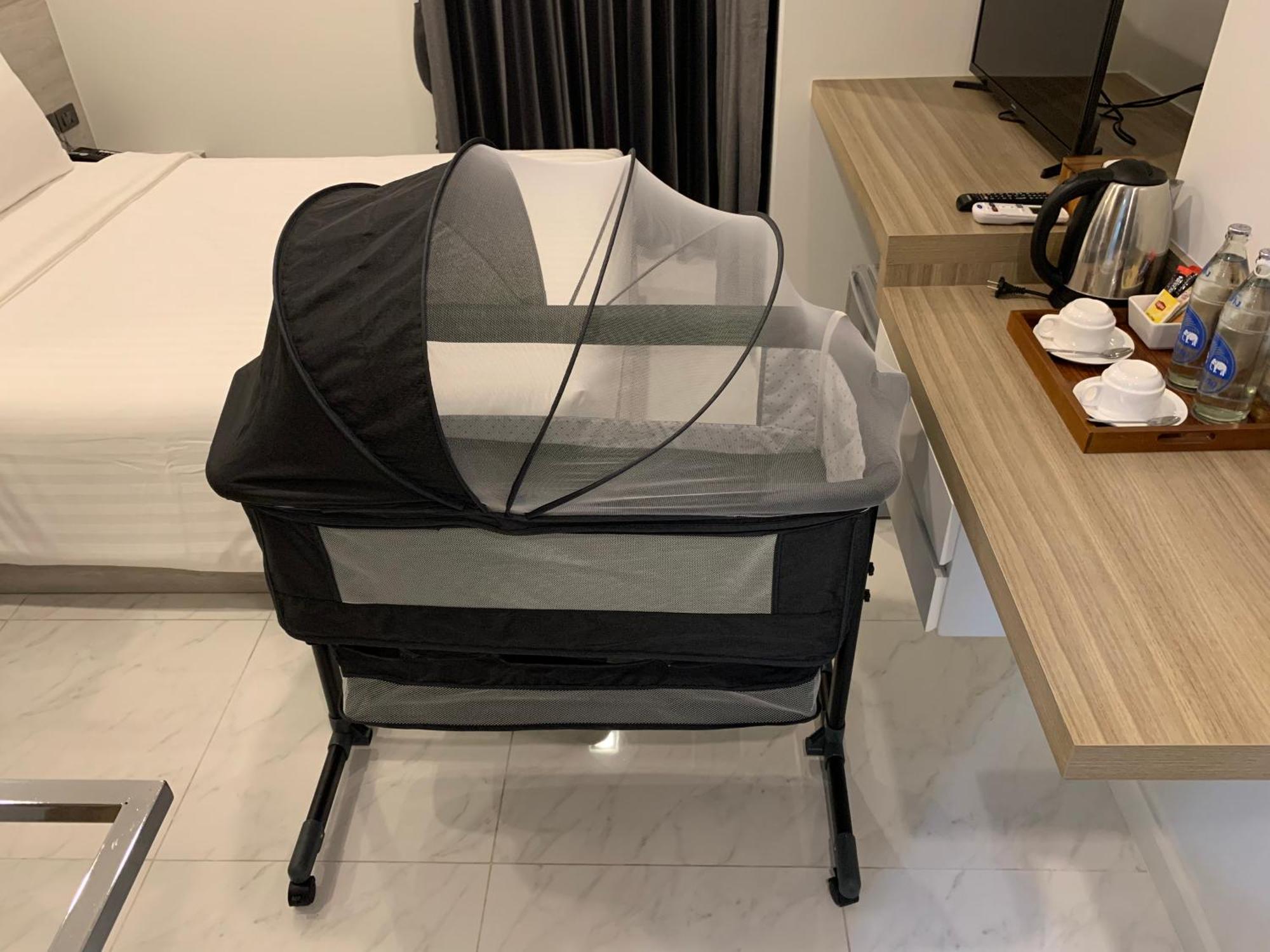Thana Wisut Hotel Bangkok Bagian luar foto